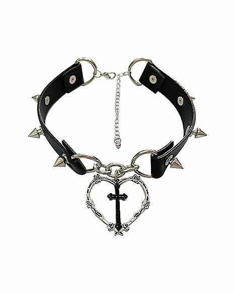 Budget π Barbed Wire Heart Choker Necklace π₯ 3 Budget π Barbed Wire Heart Choker Necklace π₯
